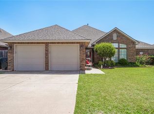 804 Vickery Ave, Yukon, OK 73099