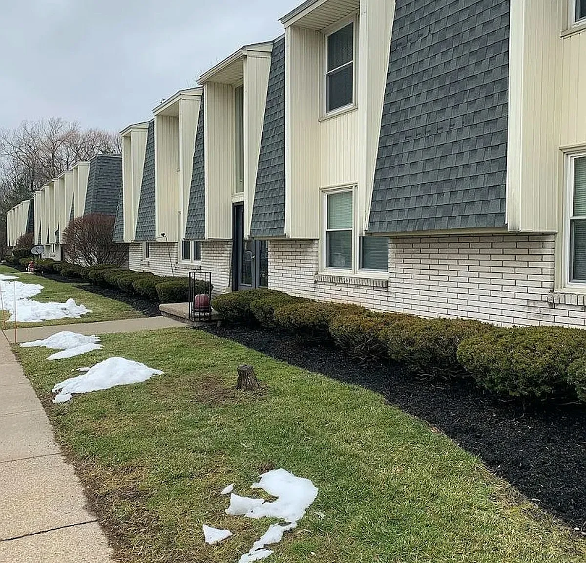 Villager Apartments — Photo 1