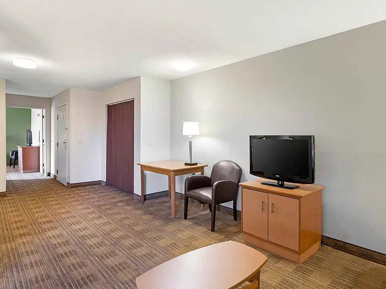 1 Bedroom Suite - 2 Queen Beds