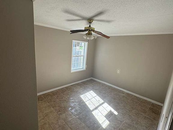 3rd image of 150 Schoolview Dr