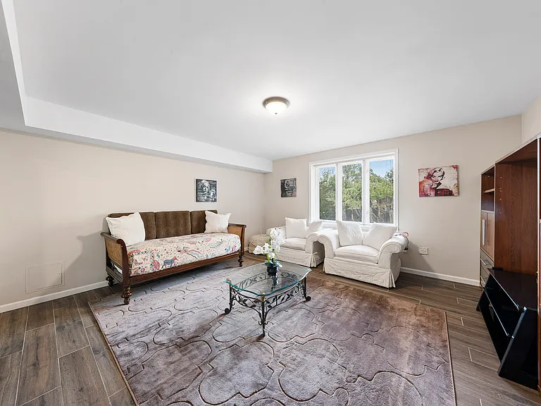 142 Hoover Dr — Photo 42