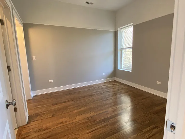 1836 W Augusta Blvd — Photo 13
