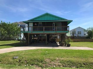 903 Hawthorne Rd, Clear Lake Shores, TX 77565