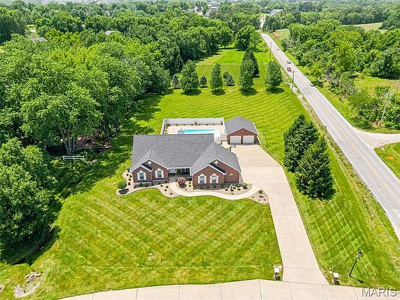2nd image of 100 Townview Dr