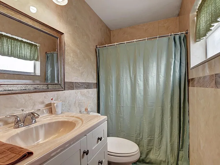SW 65th Ter — Photo 6