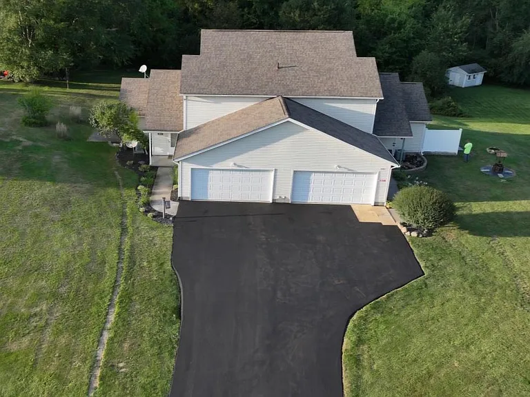 2043 Rolling Meadows Ln — Photo 3