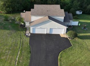 2045 Rolling Meadows Ln, Akron, OH 44312