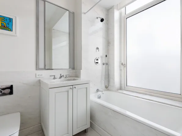 520 Park Avenue image 19 of 23