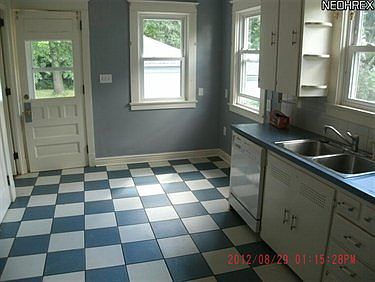 5th image of 165 Hollywood Ave