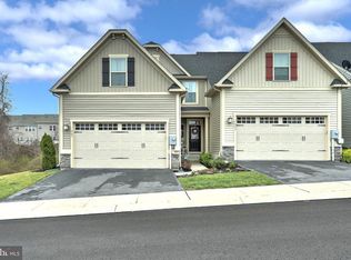 947 Fieldbrook Cir, York, PA 17403