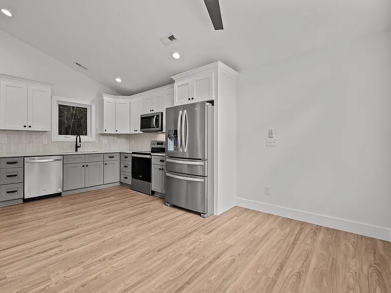 1001B N Gregson St — Photo 7