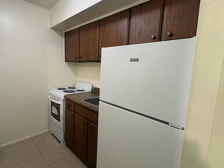 Fieldstone Dr — Photo 2