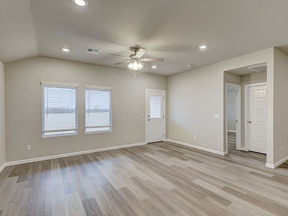 5th image of 4133 Sara Park Dr
