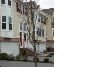 606 Balsam Dr, New Windsor, NY 12553