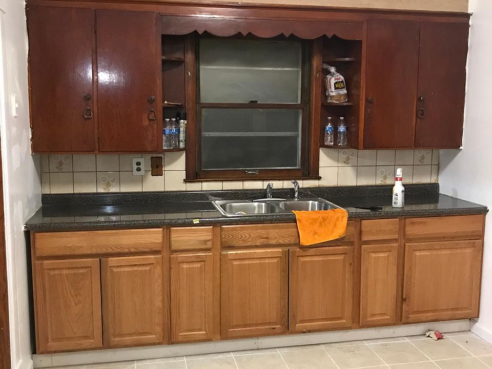 1st image of 1066 Kensington Ave #1