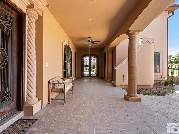 3rd image of 1100 Tesoro Ave