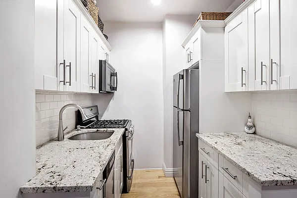 Sold by Compass | media 17