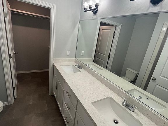 2nd image of 2124 Northridge Dr #B