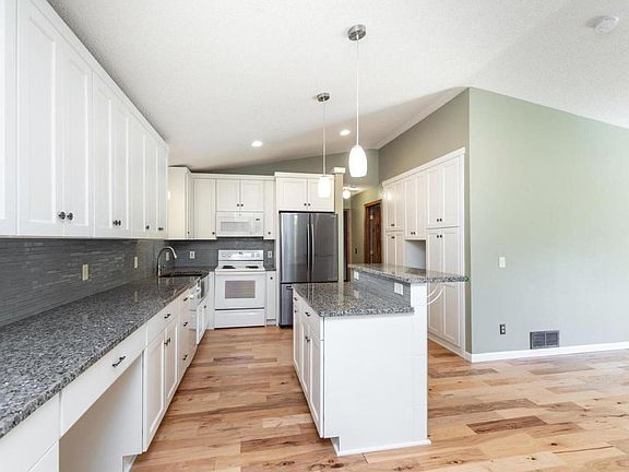2nd image of 2456 Grenadier Ave N