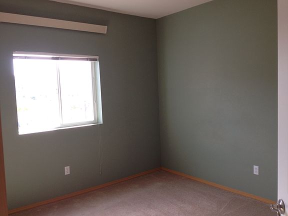 4th image of 1731 10th Ave NE Unit 111