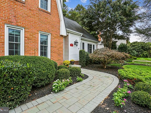 4th image of 11701 Hitching Post Ln