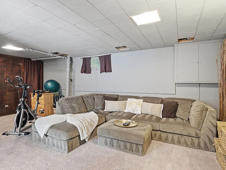 Secondary basement living space