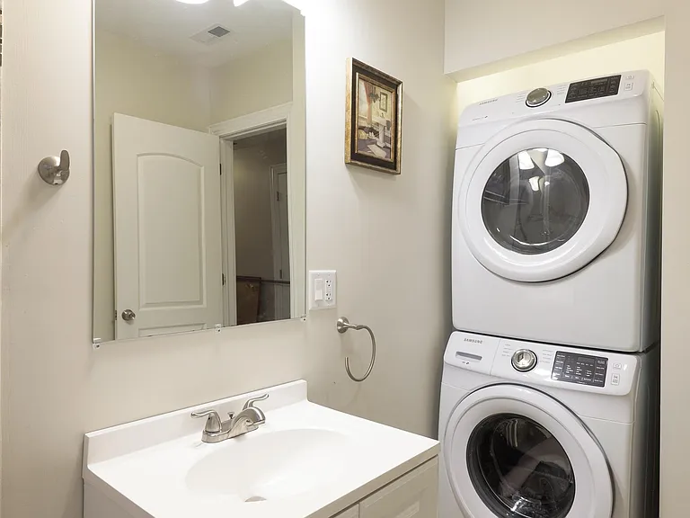 4342 S Lake Park Ave #2 — Photo 9