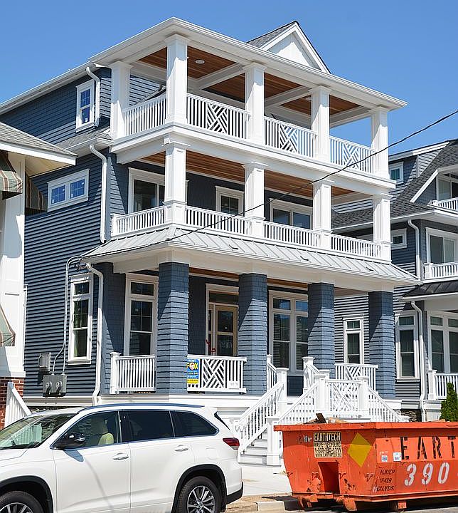 1st image of 909-11 Brighton Pl