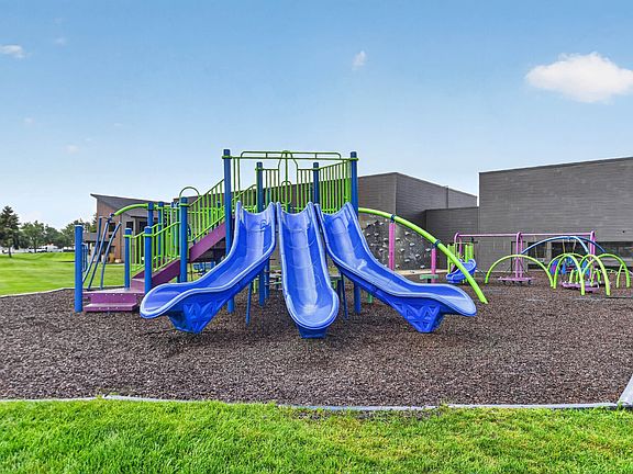 4th image of 45301 Chateau Thierry Blvd #1a41
