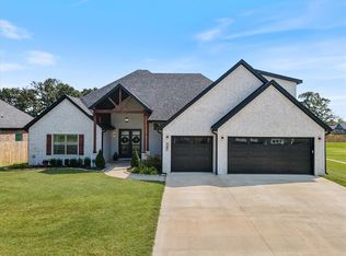 747 Verona Ave, Springdale, AR 72762