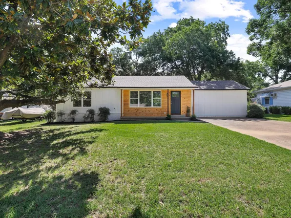709 Lipscomb St, Bonham, TX 75418