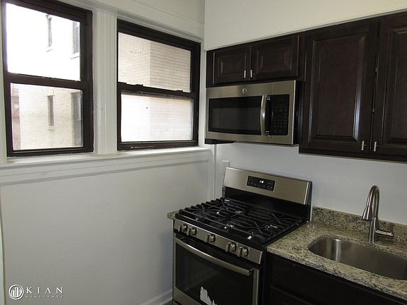 3rd image of 13270 Sanford Ave APT 4M