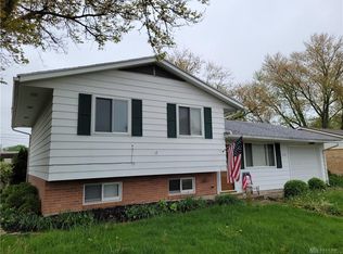 704 Maplecrest Dr, Troy, OH 45373