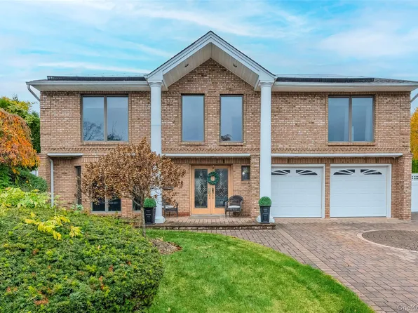 709 Demott Court, Westbury, NY 11590