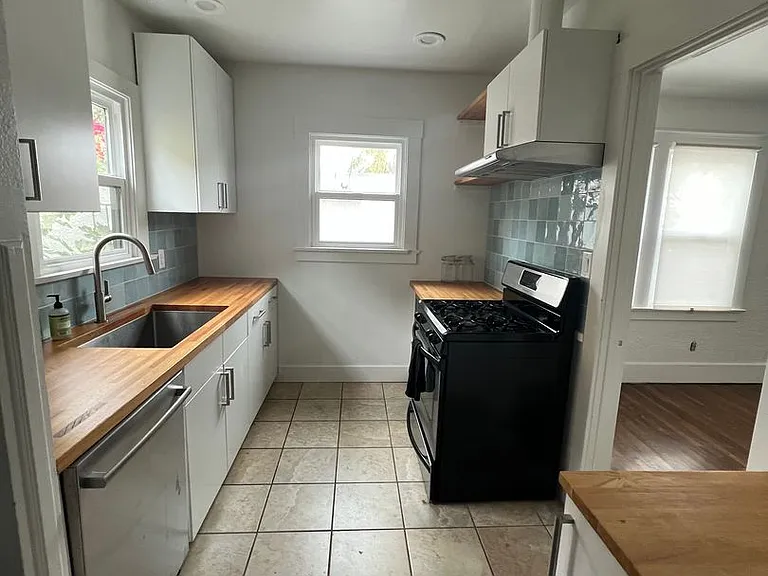 2111 Meade Ave — Photo 5