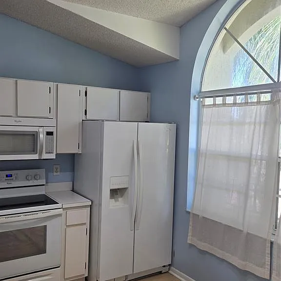 402 NW 108th Ter — Photo 12