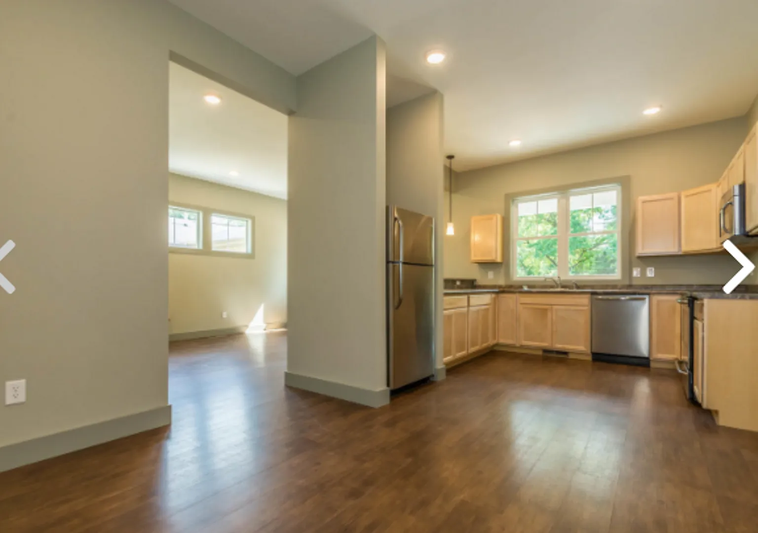 HUGE newly built 4 bed / 4.5 bath townhouse! — Photo 4
