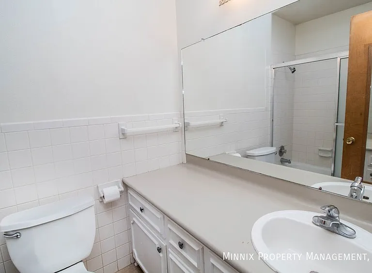 4414 52nd St — Photo 25