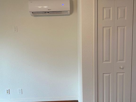 3rd image of 6112 Chipola Cir