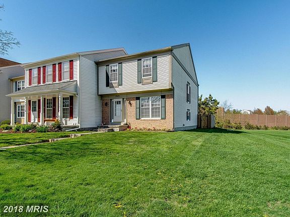 GORGEOUS END UNIT NEXT TO OPEN SPACE