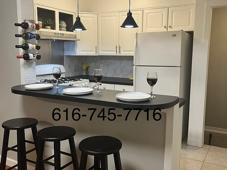 4017 W Kearsley St — Photo 3