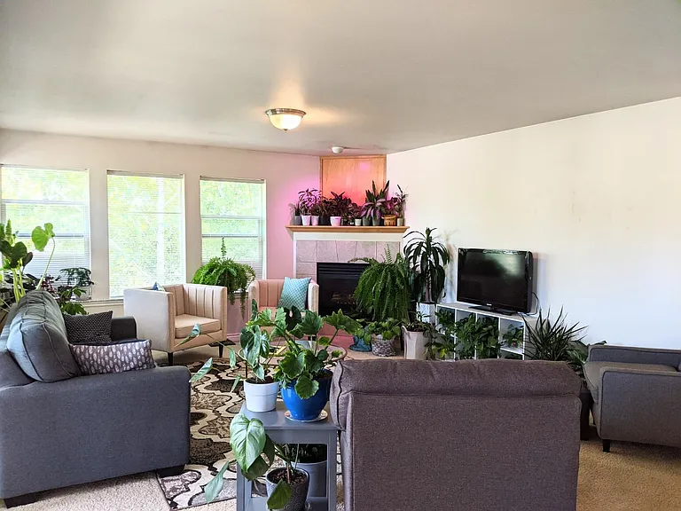 4160 Deemer Rd #201 — Photo 2