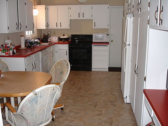 4th image of 421 18th Ave N
