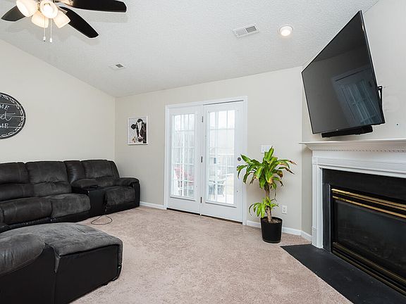 2nd image of 3027 Maple Ave APT S3