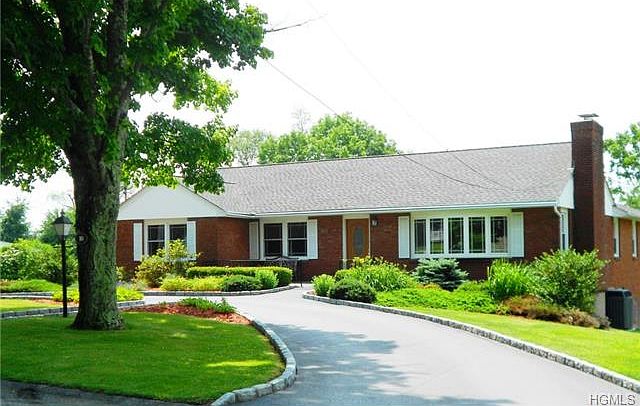 1st image of 10 Boniello Dr