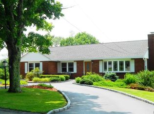 10 Boniello Dr, Mahopac, NY 10541