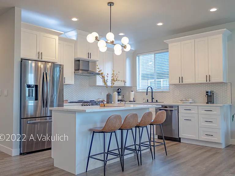 3311 E 25th Ave — Photo 2