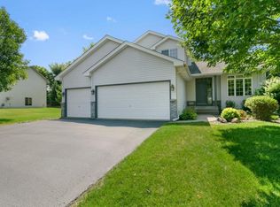 22119 Red Oak Dr, Rogers, MN 55374