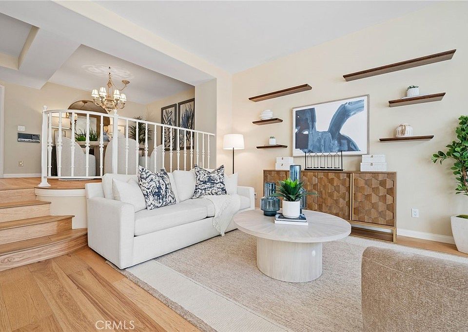 1st image of 19281 Meadowood Cir