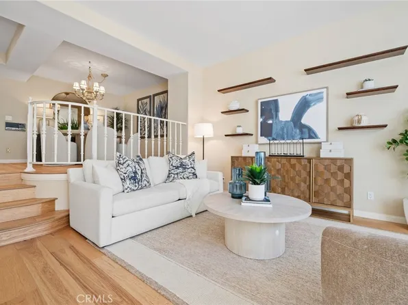 19281 Meadowood Cir, Huntington Beach, CA 92648